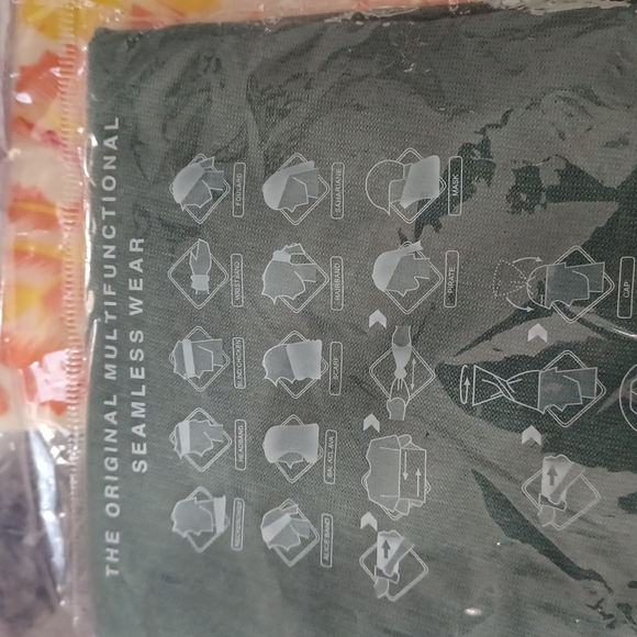 - Multi use head wear - Picture 3 of 3